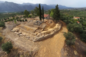 Belonging in/to Lakonia: An archaeohistorical study on the Sanctuary of Apollo at Amyklai and its surroundings